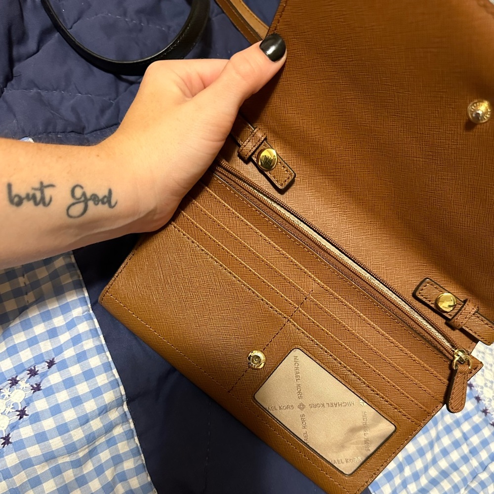 Michael Kors Crossbody - Picture 2 of 3